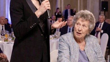 Свекровь не пригласила меня на свой юбилей, бросив: «Там будет высшее общество, тебе просто не в чем появиться». Свекровь не пригласила меня на свой юбилей, бросив: «Там будет высшее общество, тебе просто не в чем появиться».